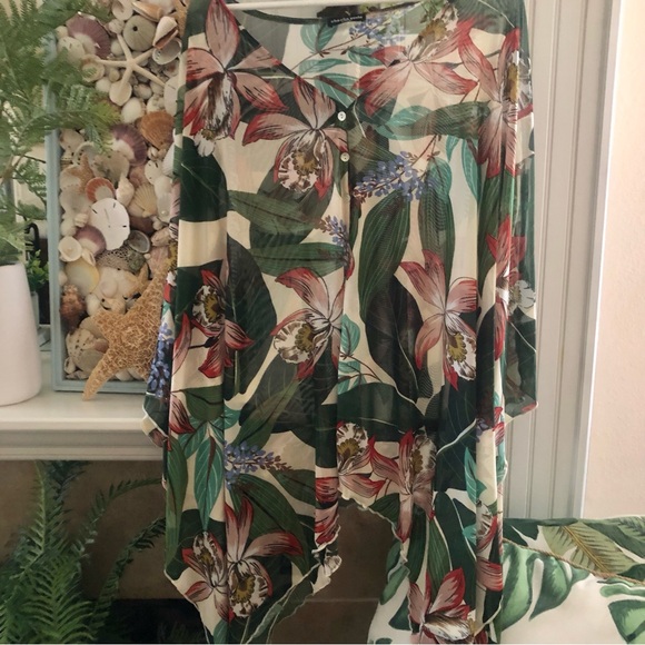 NWOT Tropical Summer Sheer Handkerchief Style Top Large - Picture 1 of 8